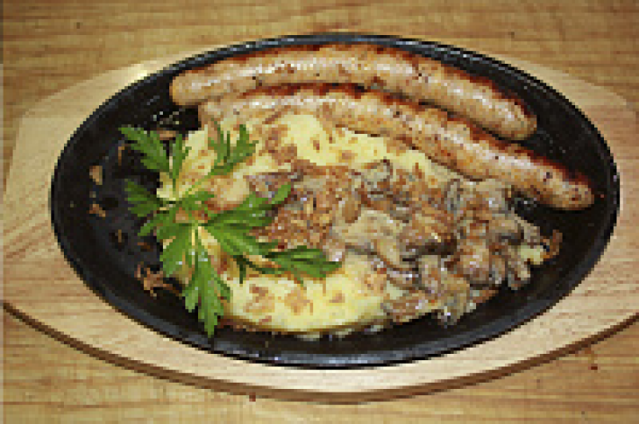 Берлинские колбасы с картофельным пюре
