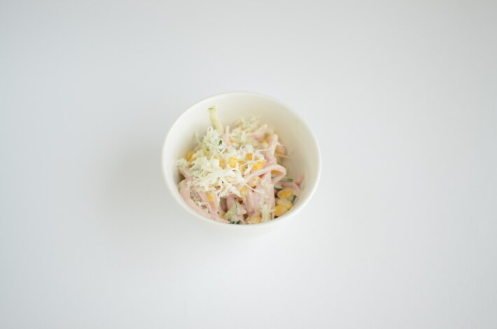 Салат с ветчиной и кукурузой