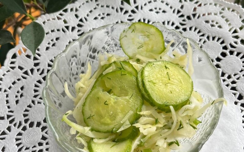 Салат из капусты с зеленью