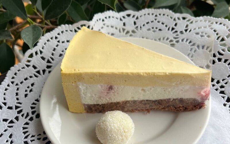 Торт «Суфле манго-маракуйя»