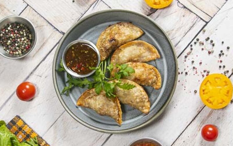 Мини-чебуреки с говядиной и брынзой