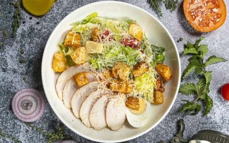 Цезарь с курицей