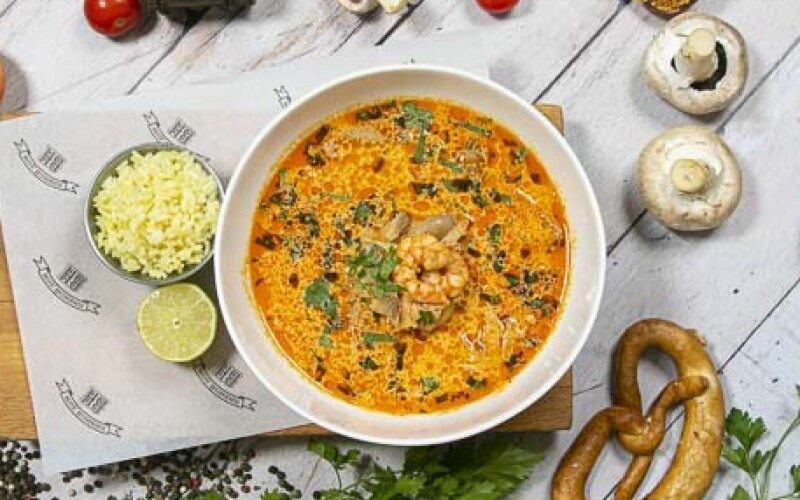 Том ям с морепродуктами