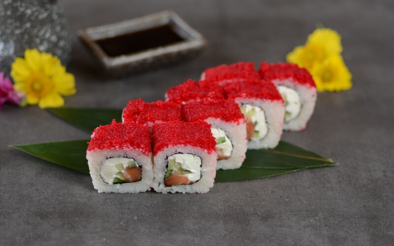 Ролл "Филадельфия" с масаго