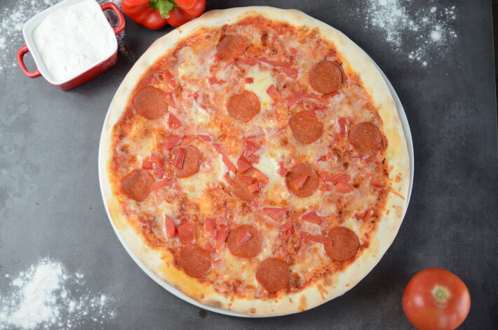 Пицца «Мега пепперони»
