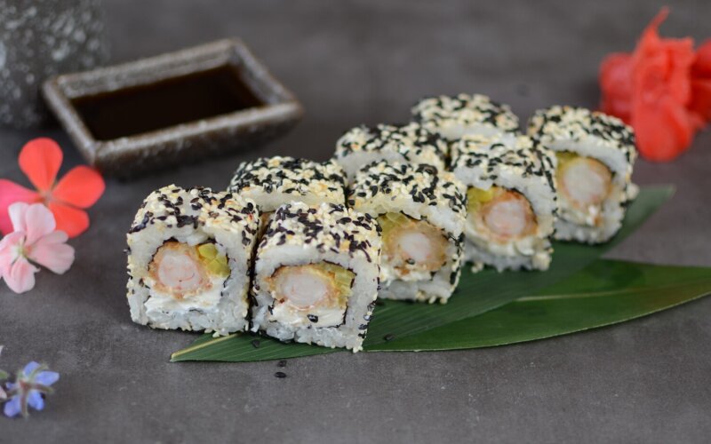 Ролл с креветкой темпура