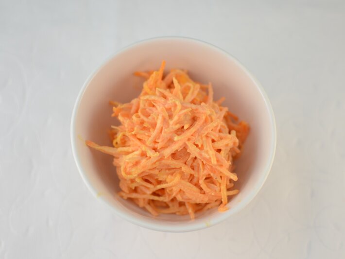 Салат Морковный с чесноком