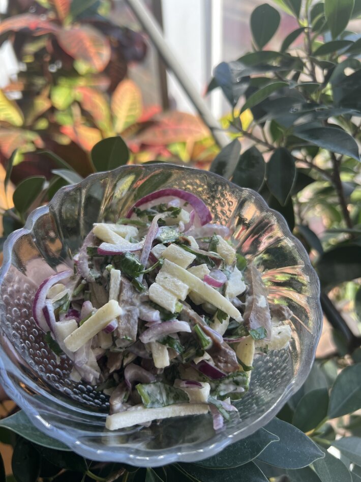 Печень с яблоком