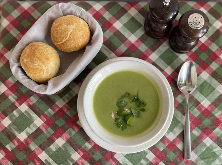 Крем-суп из брокколи с куриной грудкой