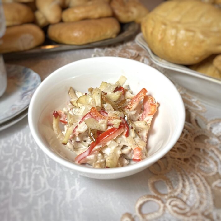 Салат из курицы с яблоком