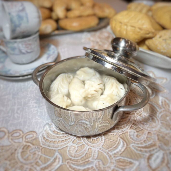 Бульон с рыбными пельмешками