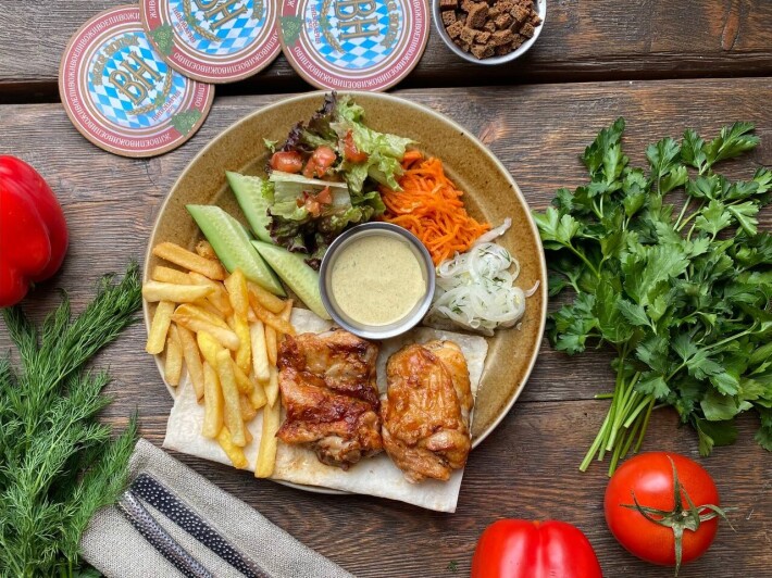 Шашлык из курицы с гарниром