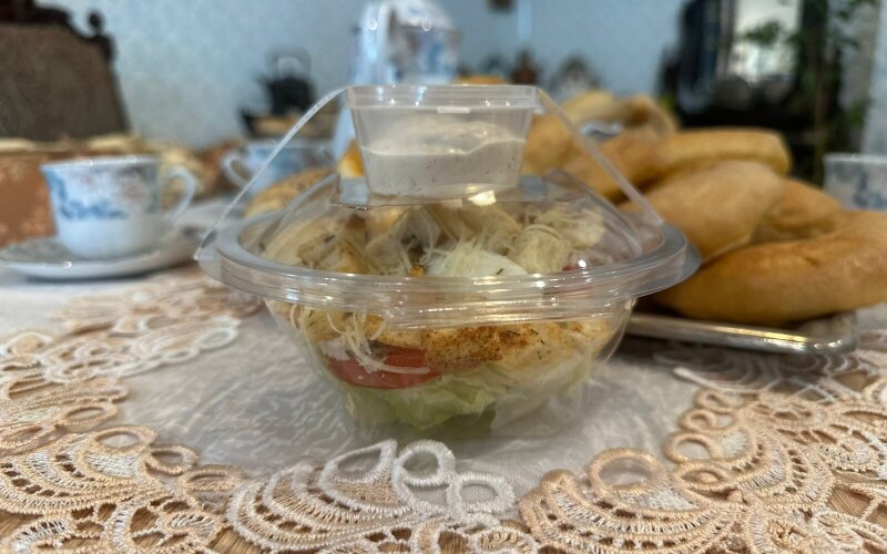Салат " Цезарь с курицей"