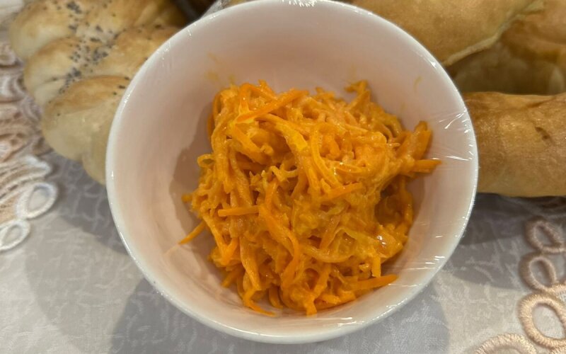 Морковный с чесноком
