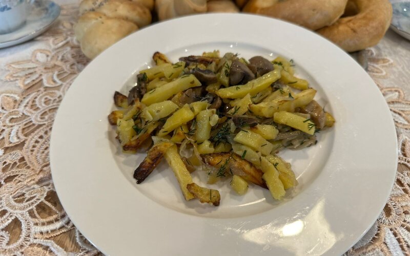 Картофель жаренный с грибами