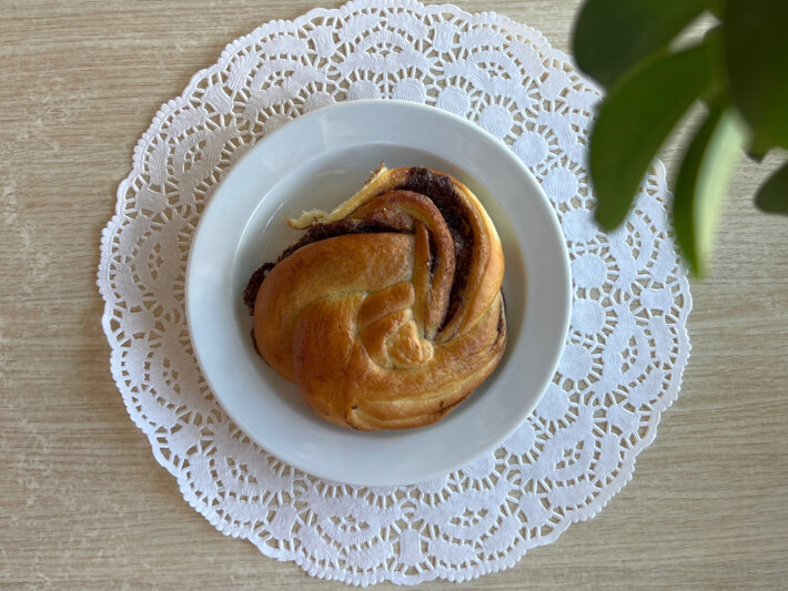 Булочка с корицей