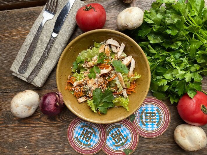 Салат с куриной грудкой по восточному