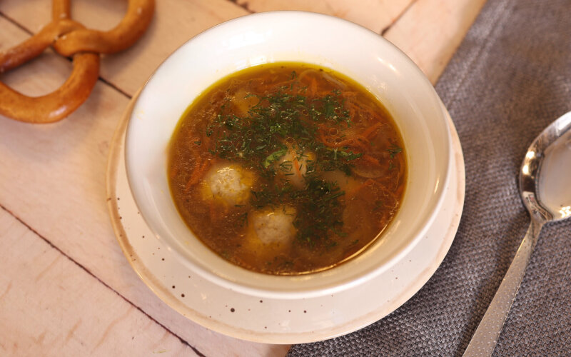 Суп с куриными фрикадельками
