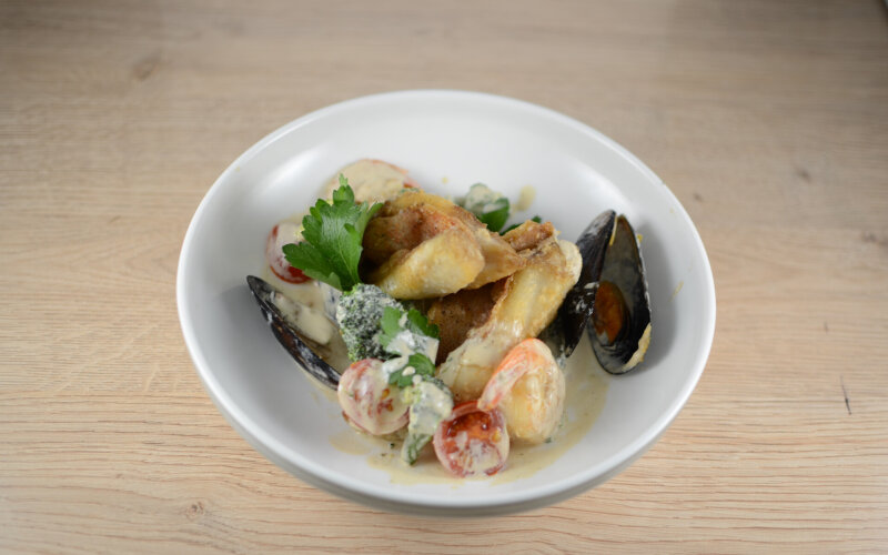 Окунь морской с морепродуктами
