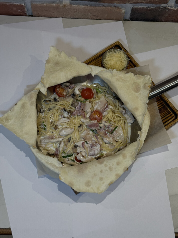 Запечённая паста с курицей и беконом