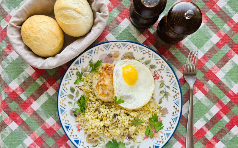 Бифштекс из рубленой индейки с булгуром и грибами