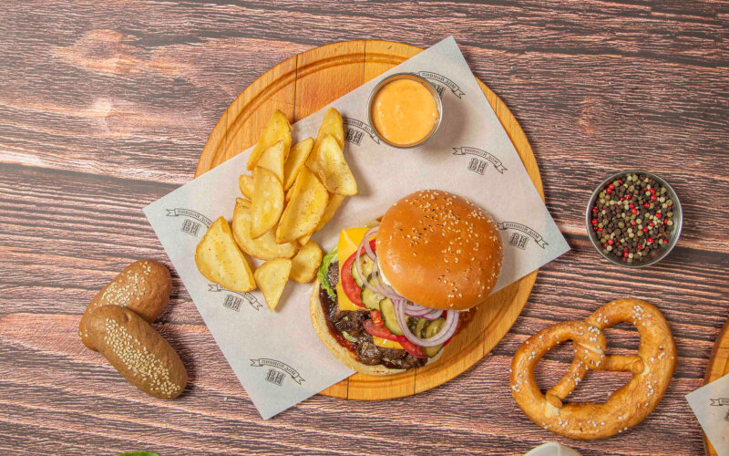 Бургер с мраморной говядиной