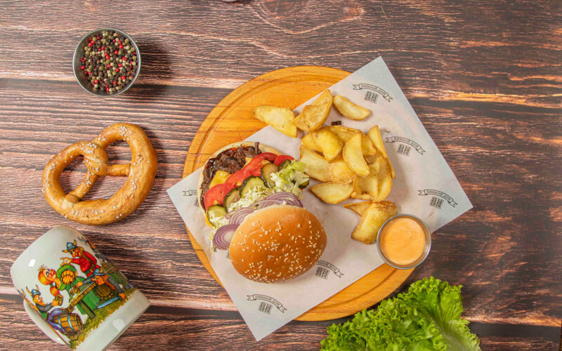 Бургер с брискетом