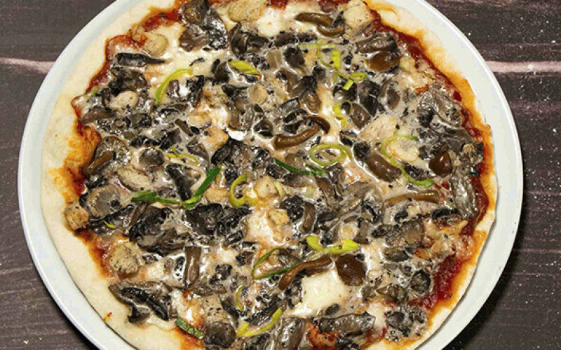 Пицца с куриной грудкой и грибами  Экономия 275р.