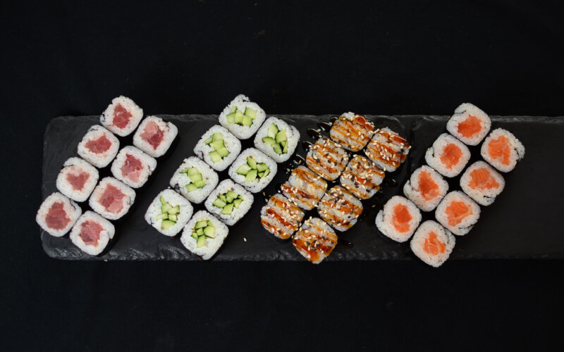 Норимаки с копченым угрем