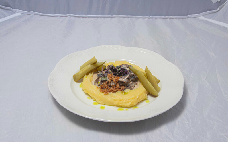 Бефстроганов из вырезки с пюре