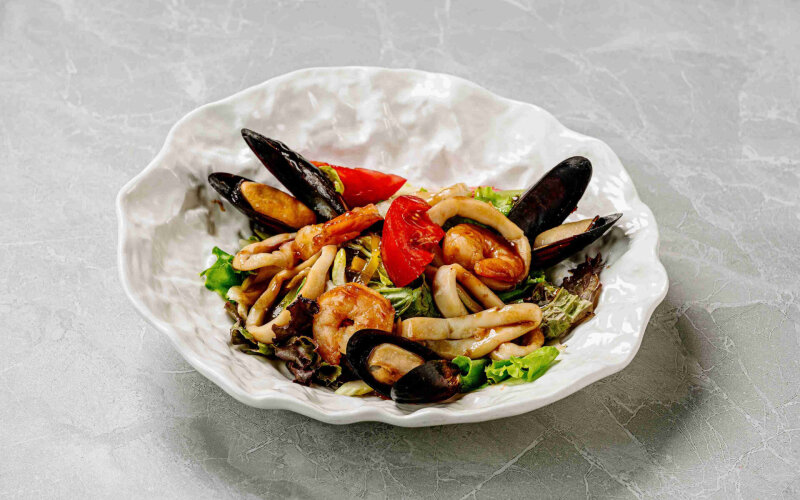 С морепродуктами и устричным соусом