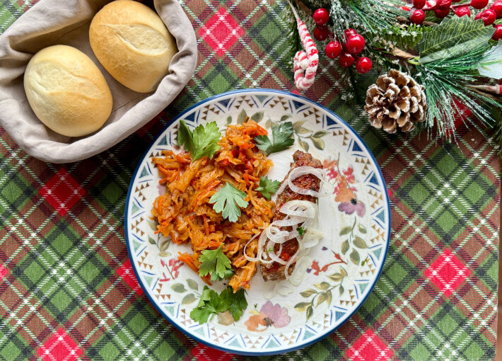 Домашние Люля с овощами и тушеной капустой