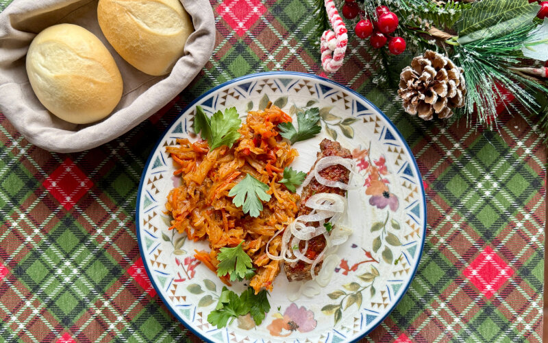 Домашние Люля с овощами и тушеной капустой