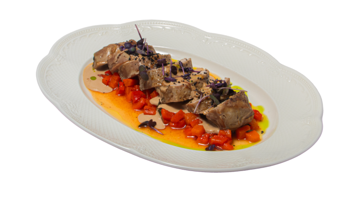 Медальоны с тар-тар из печеного перца