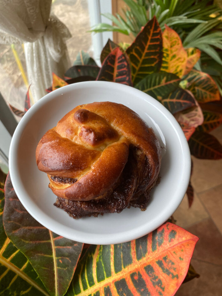 Булочка с корицей