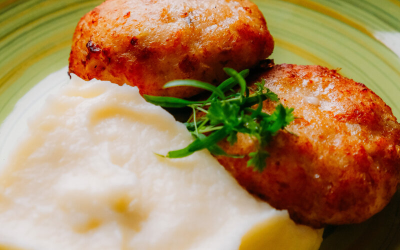 Котлеты щучьи с пюре