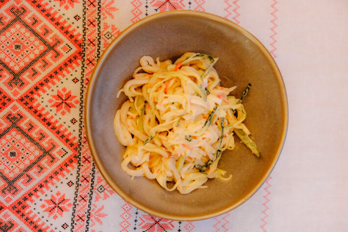 Салат с кальмаром