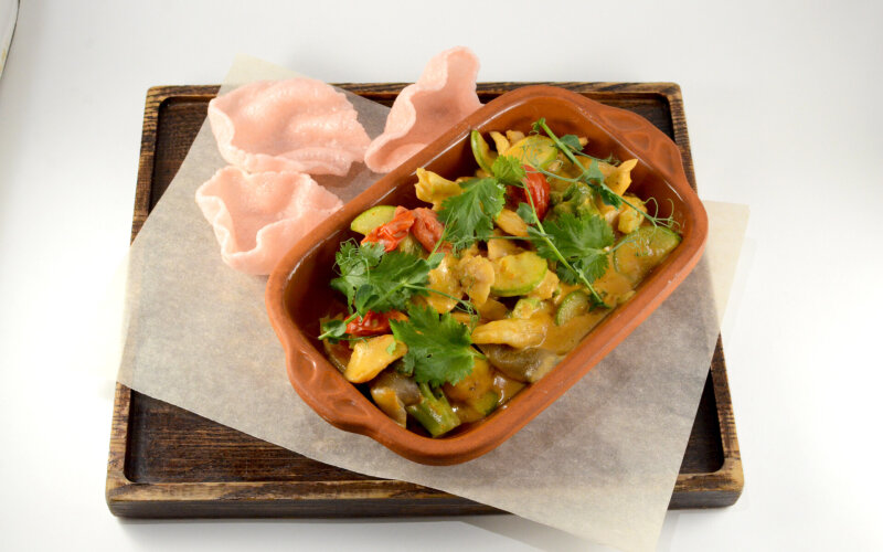 Щечки судака в соусе том ям