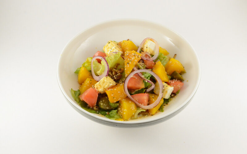 Салат печеной тыквой и семенами конопли