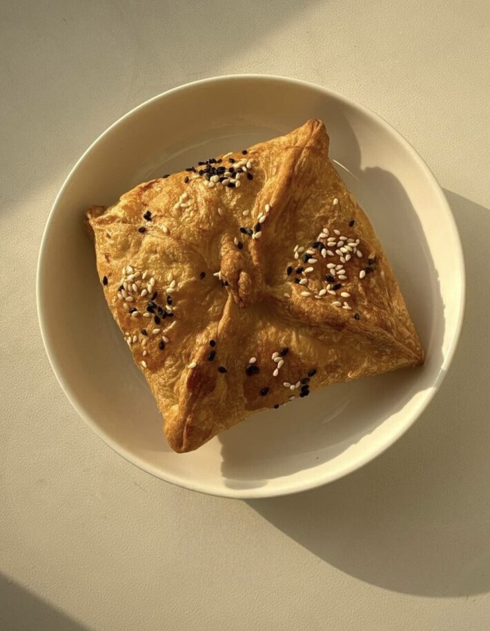 Слойка с курицей и картофелем