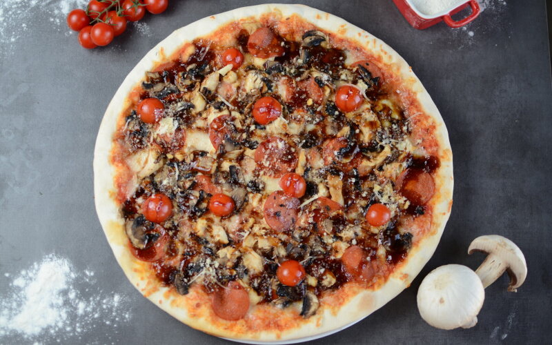 Пицца с курицей и соусом терияки Экономия 210р