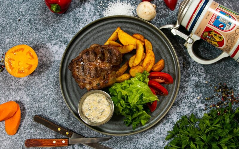 Стейк из свиной шеи