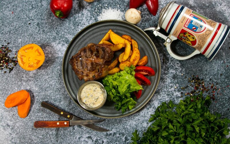 Стейк из свиной шеи