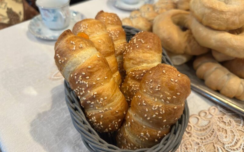 Сосиска в тесте с сыром