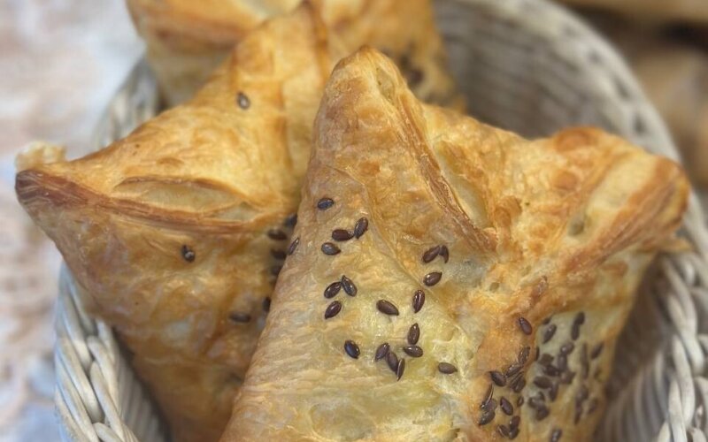 Слойка с сыром и грибами