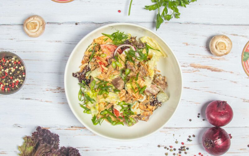 Салат с говяжьим языком