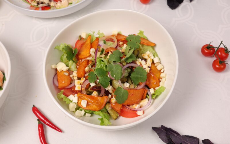 Салат с печеным бататом и домашней брынзой