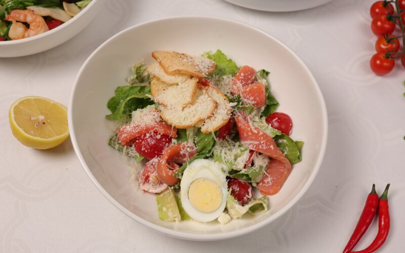 Цезарь с семгой