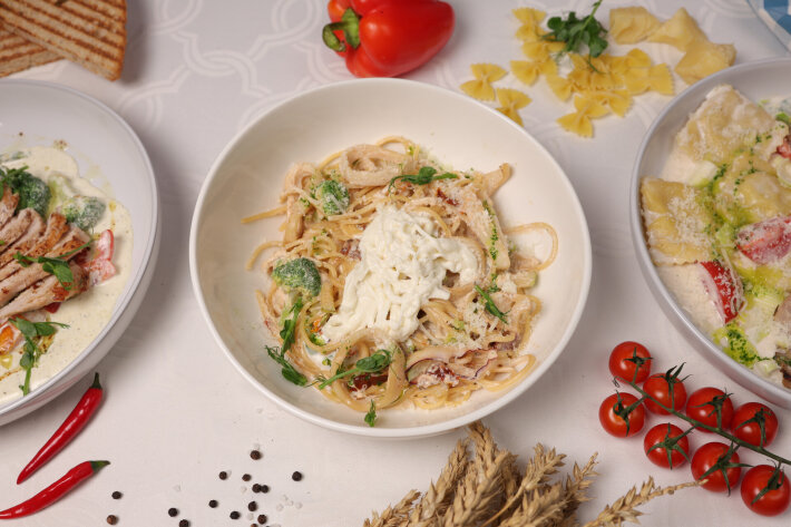 Паста с кальмаром и страчателлой