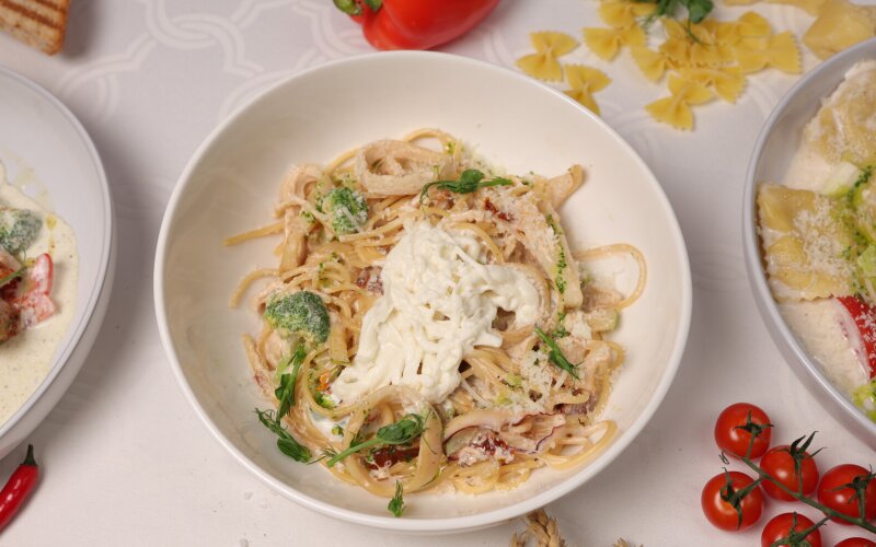 Паста с кальмаром и страчателлой